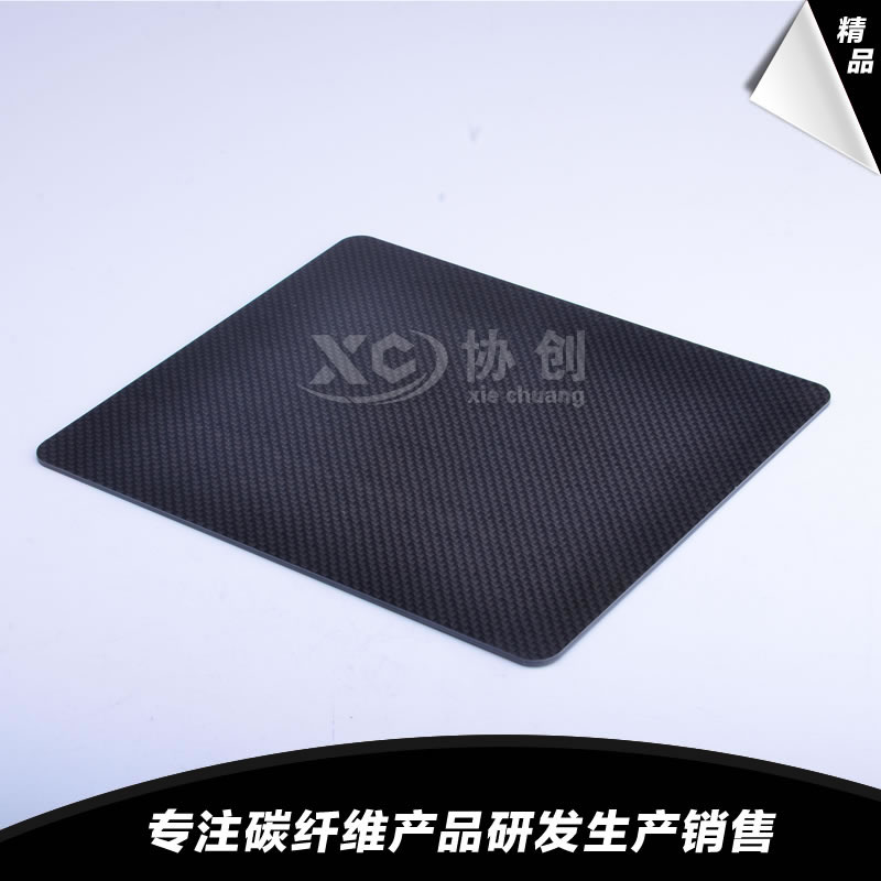碳纖維原材料做成的汽車(chē)零部件具備顯著的優(yōu)點(diǎn)！